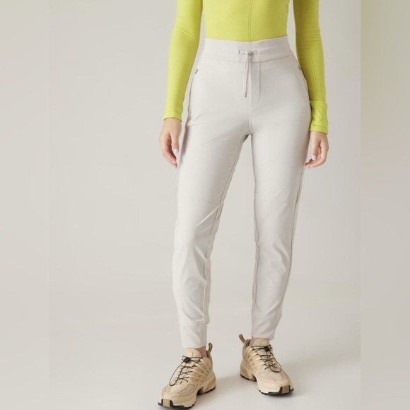 Athleta HEADLANDS HYBRID TREK MID RISE JOGGER cream birch grey